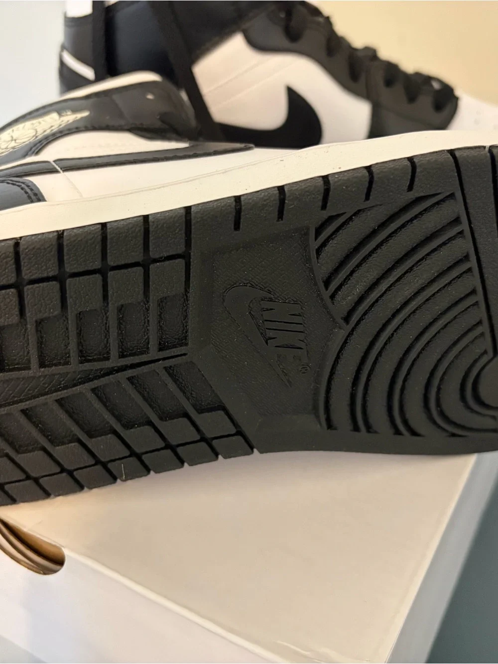 Jordan 1 Mid Panda Women 10.5/Men 9